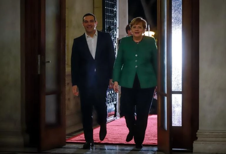 Η Μέρκελ θυμήθηκε μόνη της τις αλλαγές στο γραφείο του Τσίπρα (βίντεο)